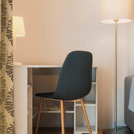 Sunny For 4 - Balcony & Workspace Pressburg