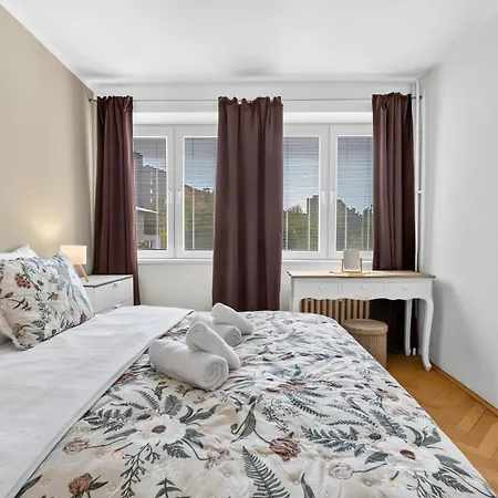 Sunny For 4 - Balcony & Workspace * Pressburg