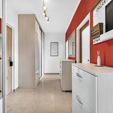 Apartment Sunny For 4 - Balcony & Workspace Pressburg