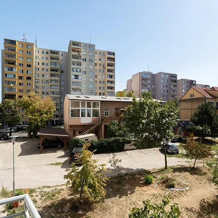 Sunny For 4 - Balcony & Workspace *